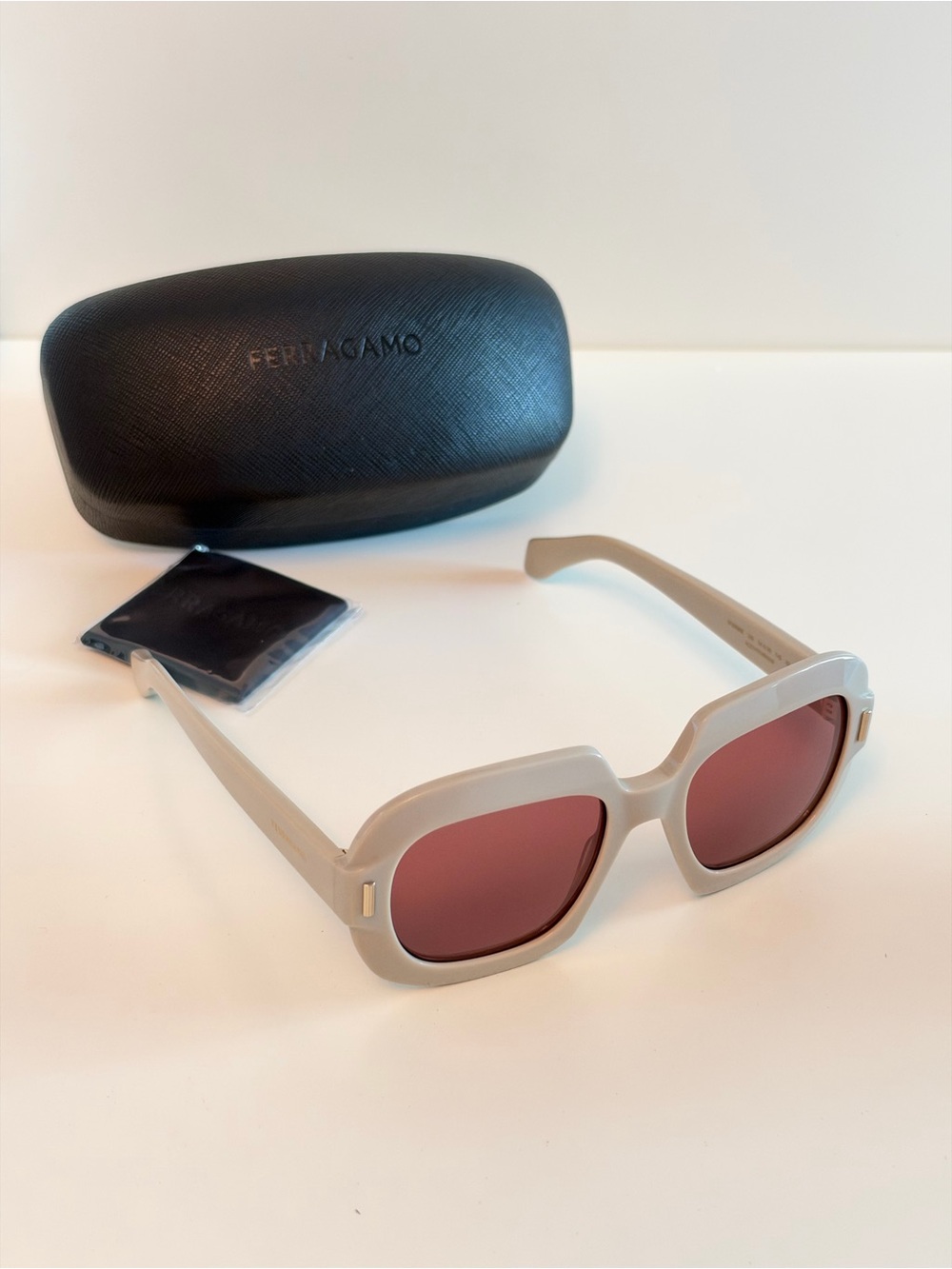 Salvatore Ferragamo Beige Square Sunglasses with Rose Lenses SF2068SE